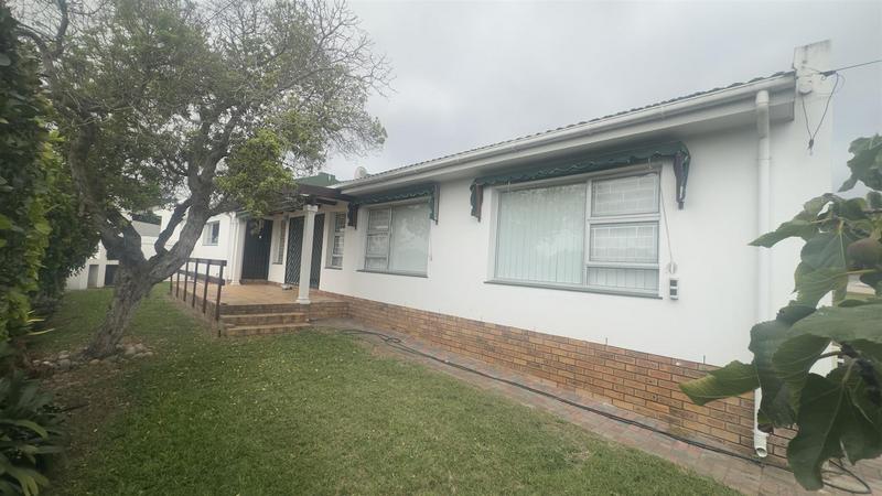 3 Bedroom Property for Sale in Fraaiuitsig Western Cape